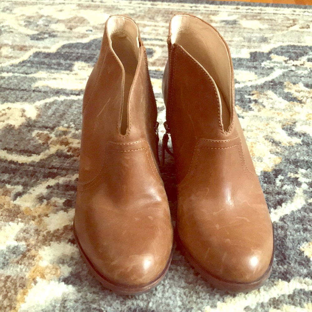 Camel wedge booties